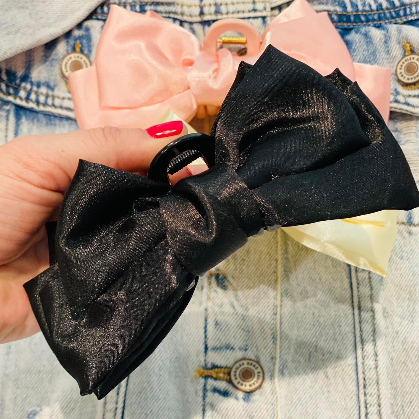 Large Silk Bow Claw