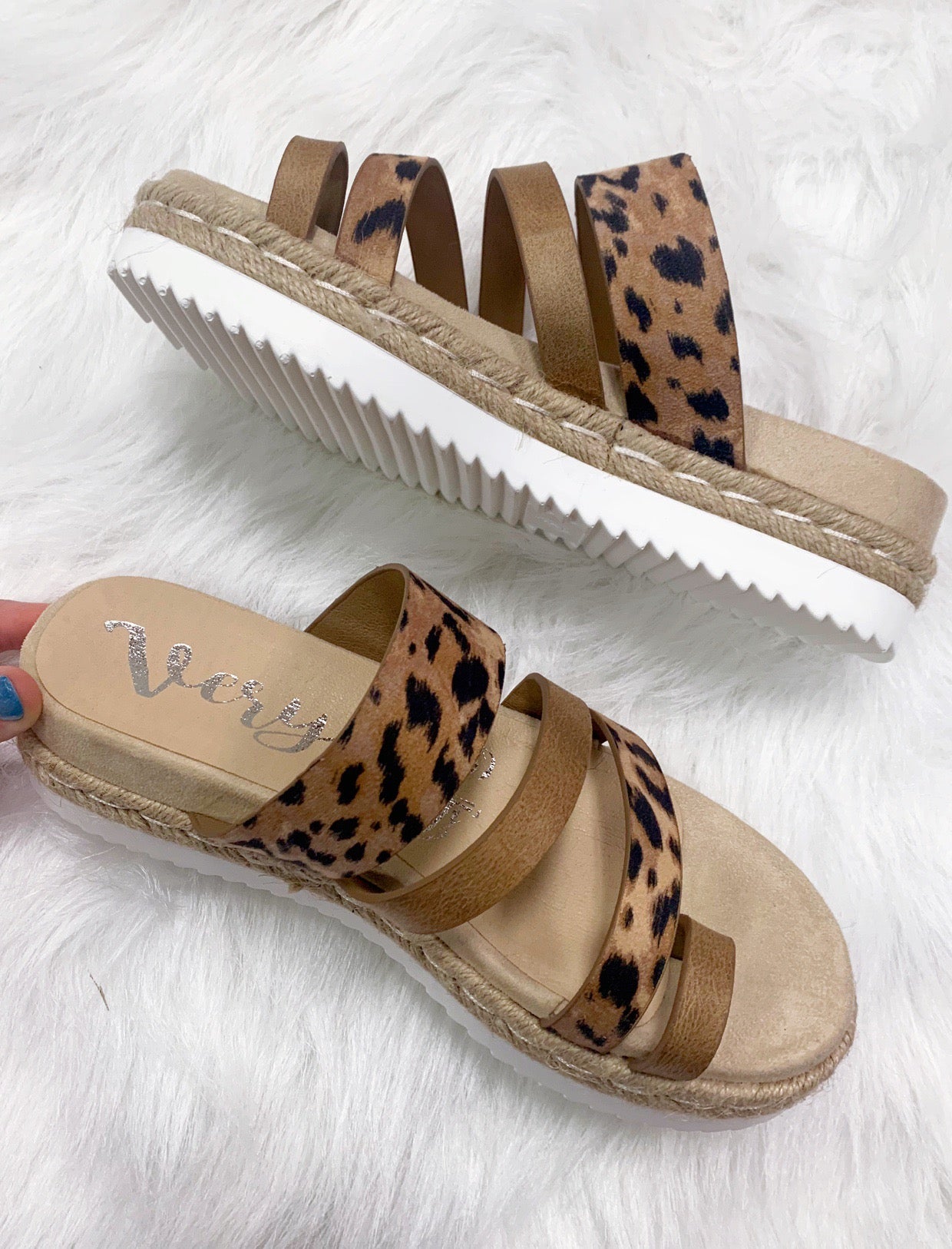 Groove Tan Leopard Sandal-Very G