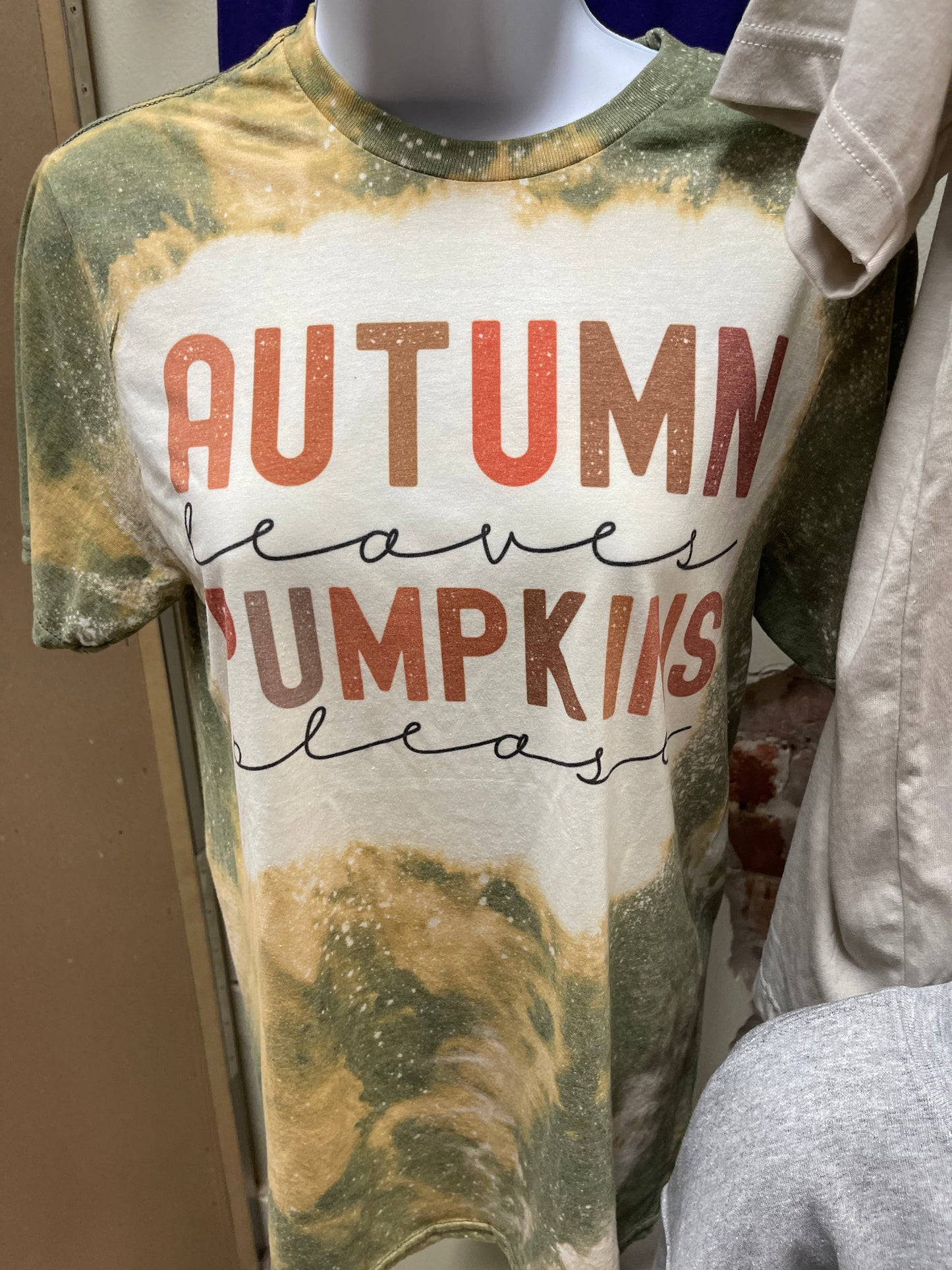 Autumn Leaves Pumpkin Tee
