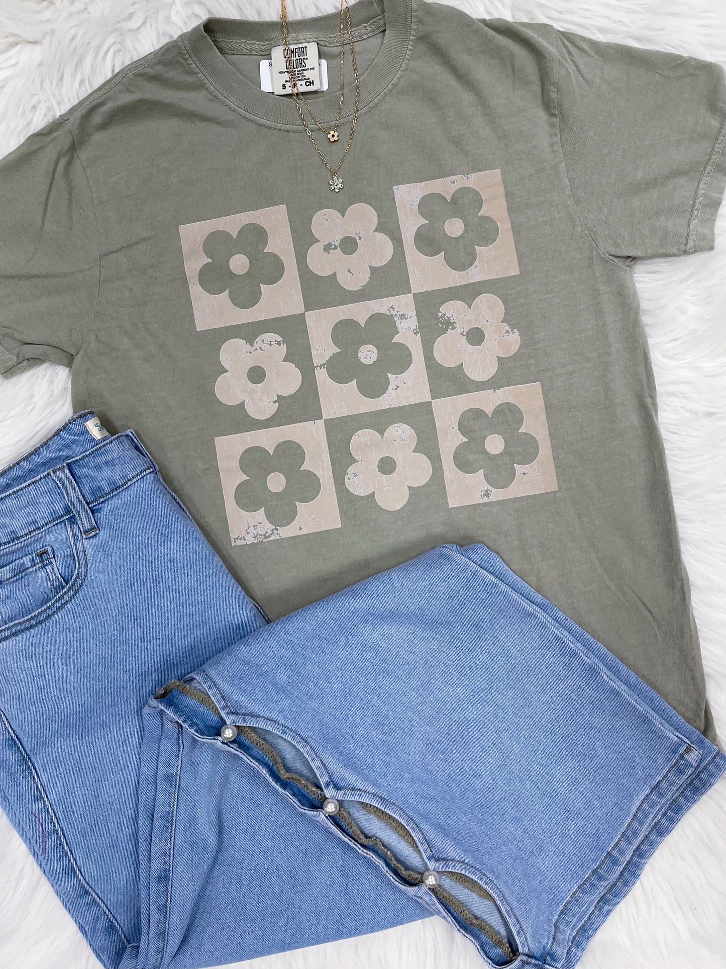 Sandstone Flower Tee