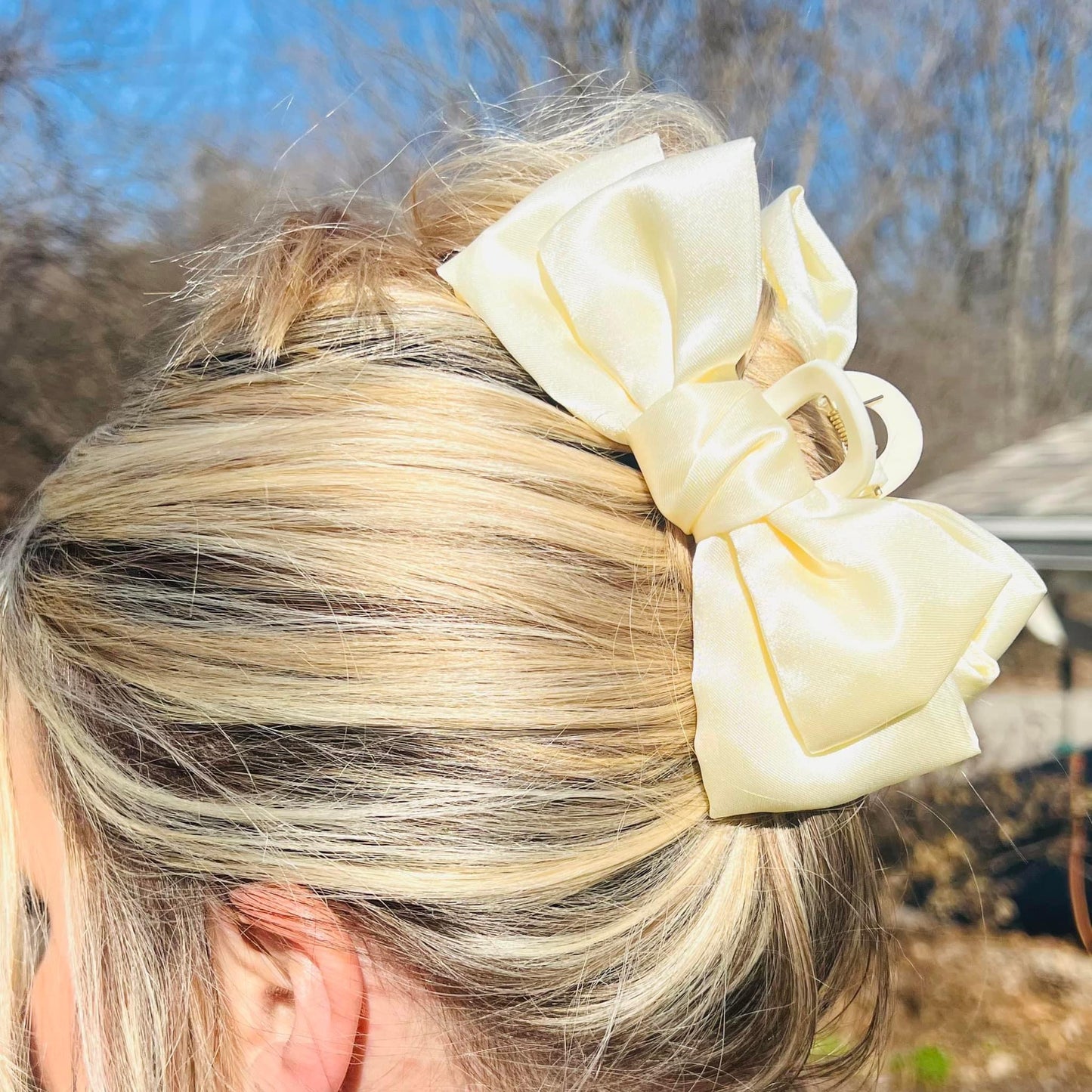 Large Silk Bow Claw