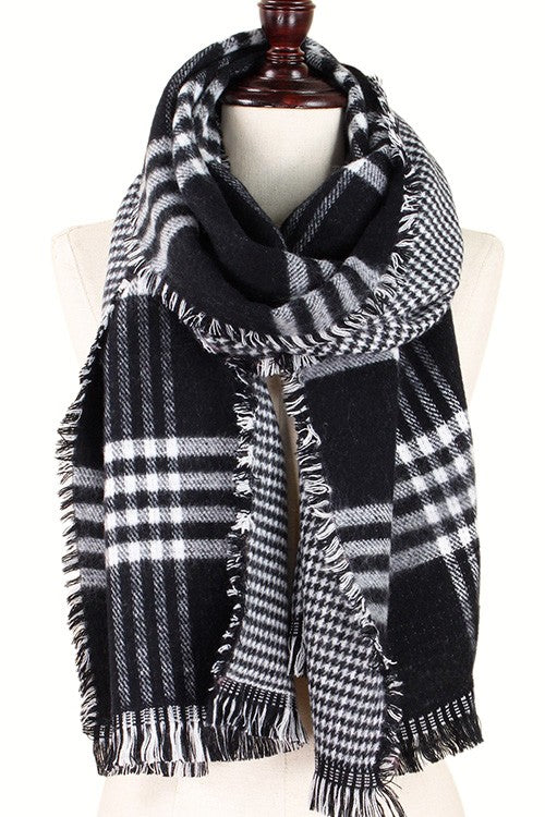 Double-Sided Black Plaid Scarf