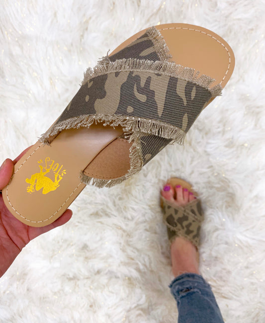 Huntyr Sandals-Camel Threads